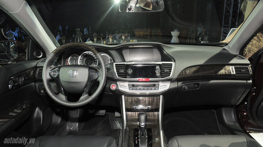 Cận cảnh Honda Accord thế hệ mới vừa ra mắt ra-mat-accord (8).jpg