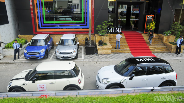 Autodaily nóng trong tuần (26/05 – 01/06) showroom-mini-kt (2)-1.jpg