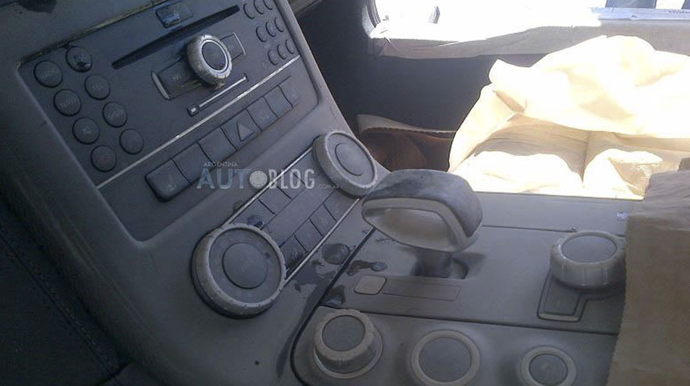 Mercedes SLS AMG rơi xuống biển trên đường vận chuyển sls-amg (2).jpg