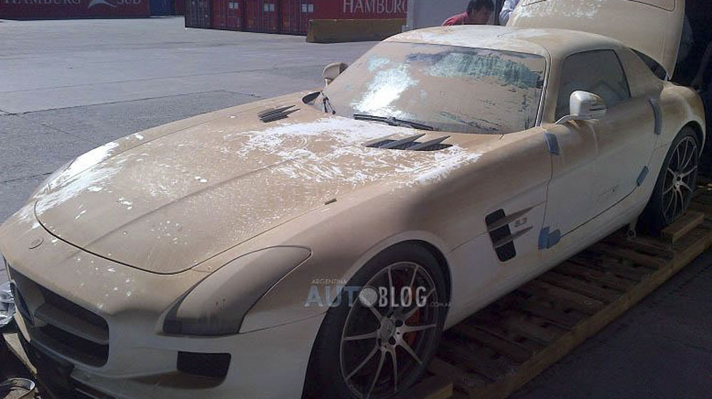 Mercedes SLS AMG rơi xuống biển trên đường vận chuyển sls-amg (5).jpg