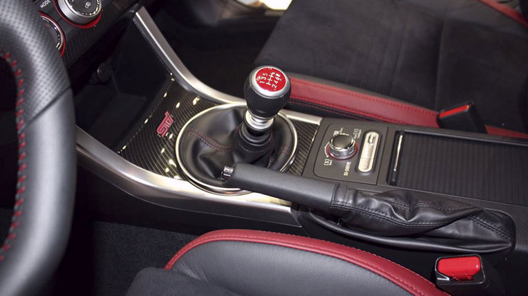 Bộ đôi xe Subaru tiền tỷ ra mắt tại Việt Nam subaru-wrx-sti-5.jpg