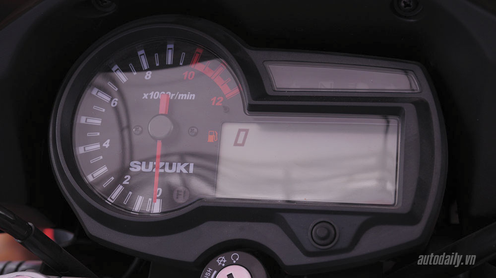 “Điểm mặt” 5 mẫu xe côn tay giá rẻ của Suzuki suzuki-thunder-150 (8)-1.jpg