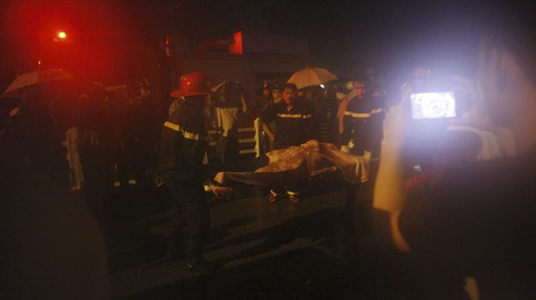 Nữ hành khách kêu cứu khi tài xế taxi bị cây đổ đè chết taxi-bi-cay-de (2).jpg