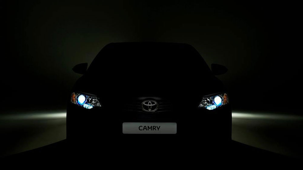 Toyota Camry bản cải tiến chuẩn bị trình làng toyota-camry-teaser.jpg
