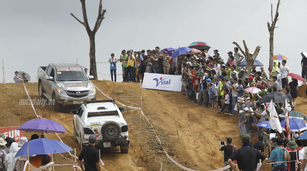 Ngày 2 VOC 2014: Cuộc đua của những chiếc xe bán tải vietnam-offroad-cup-2014-day-2 (1).jpg