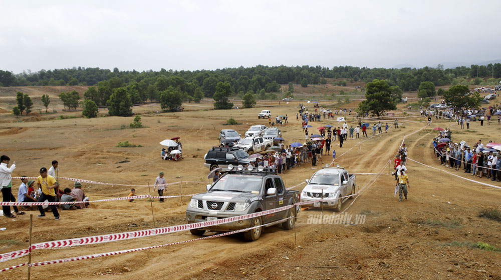 Ngày 2 VOC 2014: Cuộc đua của những chiếc xe bán tải vietnam-offroad-cup-2014-day-2 (16).jpg