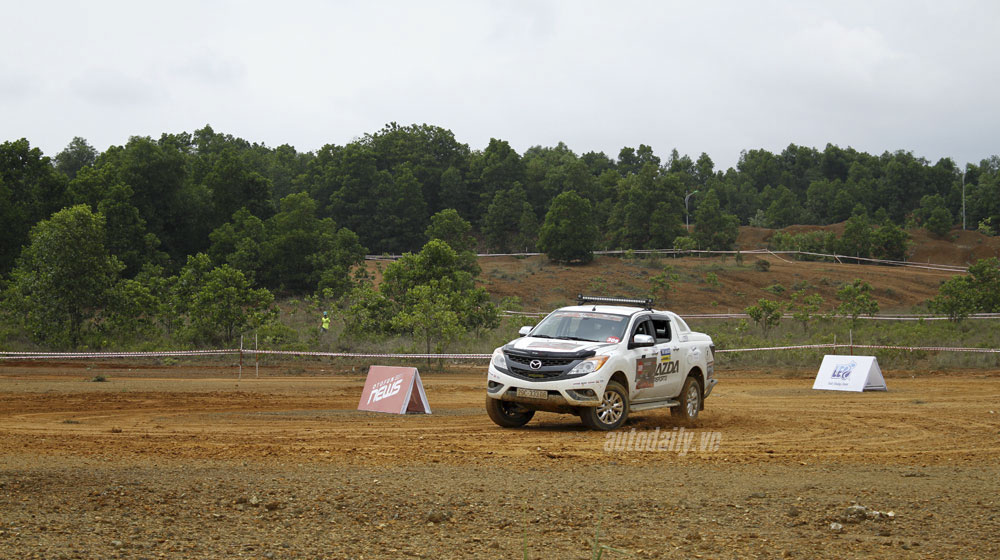 Ngày 2 VOC 2014: Cuộc đua của những chiếc xe bán tải vietnam-offroad-cup-2014-day-2 (19).jpg