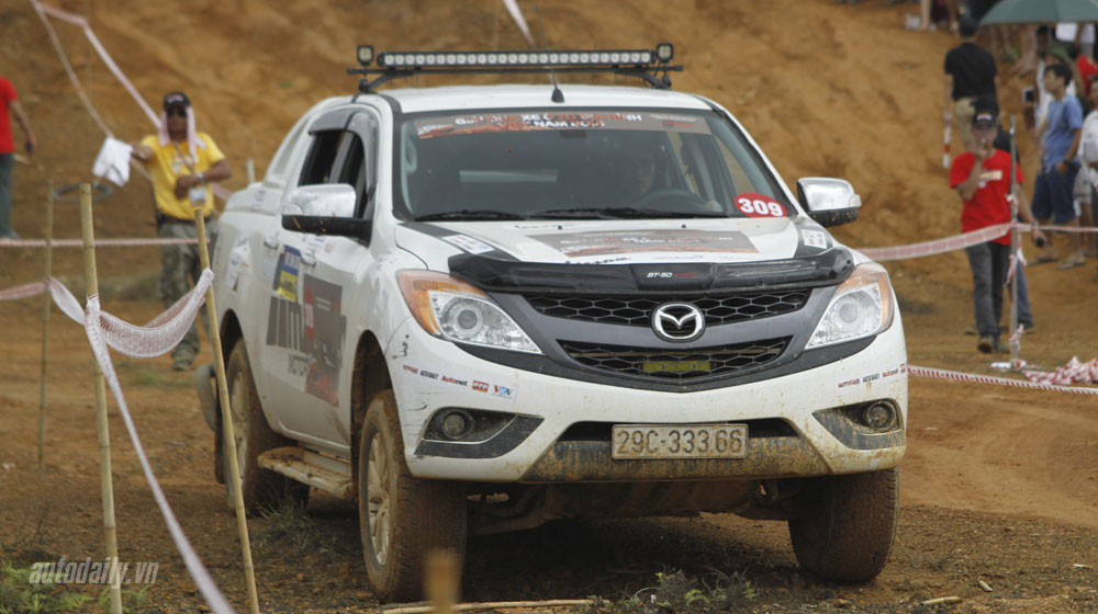 Ngày 2 VOC 2014: Cuộc đua của những chiếc xe bán tải vietnam-offroad-cup-2014-day-2 (2).jpg