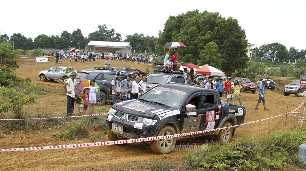 Ngày 2 VOC 2014: Cuộc đua của những chiếc xe bán tải vietnam-offroad-cup-2014-day-2 (21).jpg