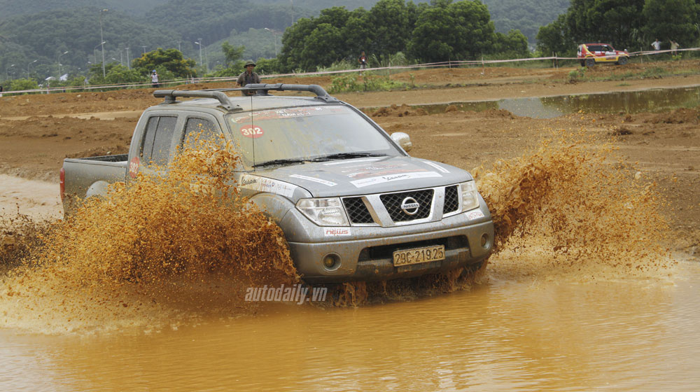 Ngày 2 VOC 2014: Cuộc đua của những chiếc xe bán tải vietnam-offroad-cup-2014-day-2 (23).jpg