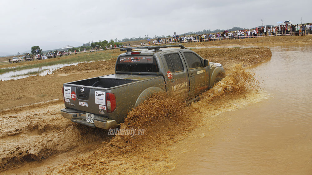 Ngày 2 VOC 2014: Cuộc đua của những chiếc xe bán tải vietnam-offroad-cup-2014-day-2 (24).jpg