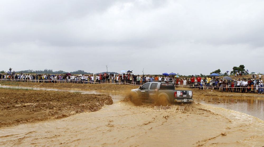 Ngày 2 VOC 2014: Cuộc đua của những chiếc xe bán tải vietnam-offroad-cup-2014-day-2 (25).jpg