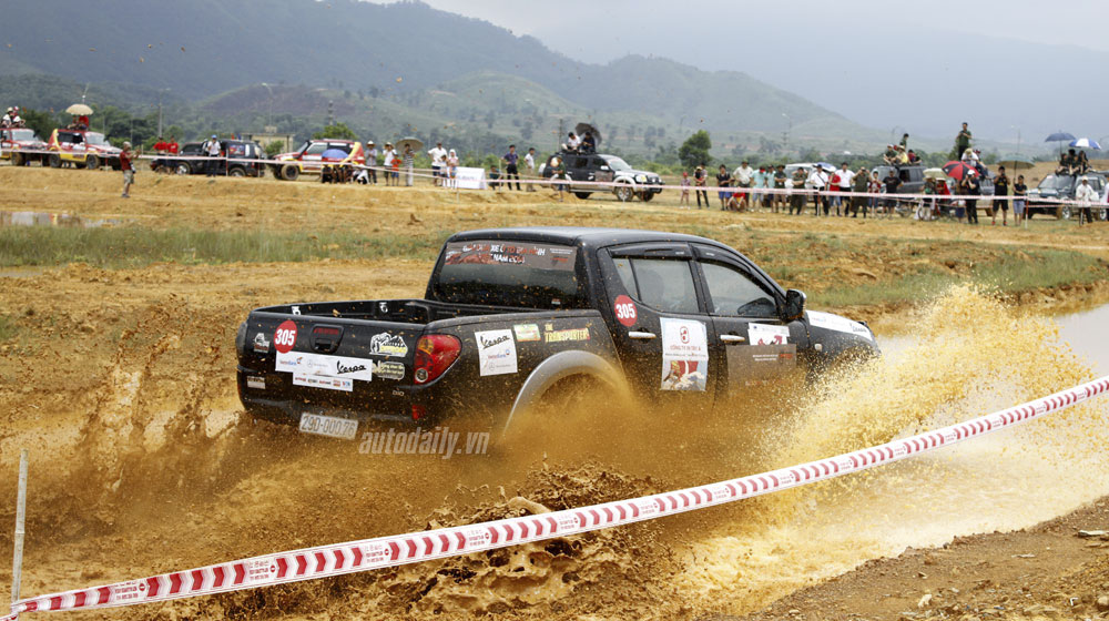 Ngày 2 VOC 2014: Cuộc đua của những chiếc xe bán tải vietnam-offroad-cup-2014-day-2 (29).jpg