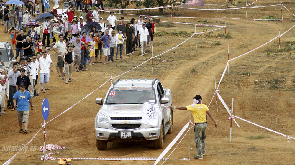 Ngày 2 VOC 2014: Cuộc đua của những chiếc xe bán tải vietnam-offroad-cup-2014-day-2 (3).jpg