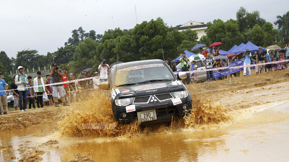 Ngày 2 VOC 2014: Cuộc đua của những chiếc xe bán tải vietnam-offroad-cup-2014-day-2 (30).jpg