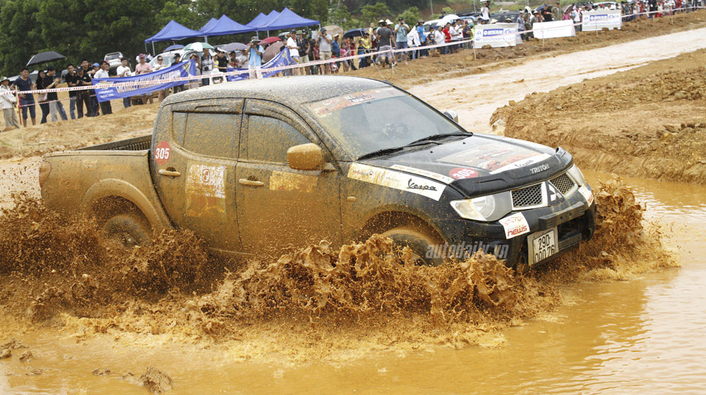 Ngày 2 VOC 2014: Cuộc đua của những chiếc xe bán tải vietnam-offroad-cup-2014-day-2 (31).jpg