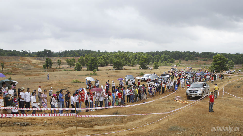 Ngày 2 VOC 2014: Cuộc đua của những chiếc xe bán tải vietnam-offroad-cup-2014-day-2 (9).jpg