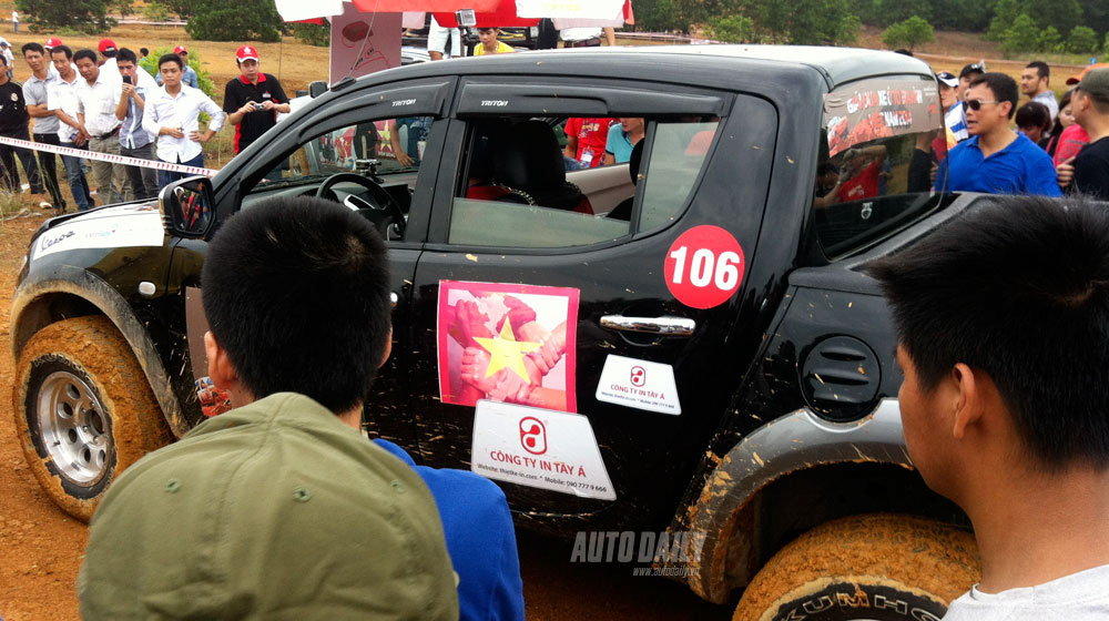 Các tay đua VOC 2014 hướng về biển Đông voc-2014-huong-ve-bien-dong (3).jpg