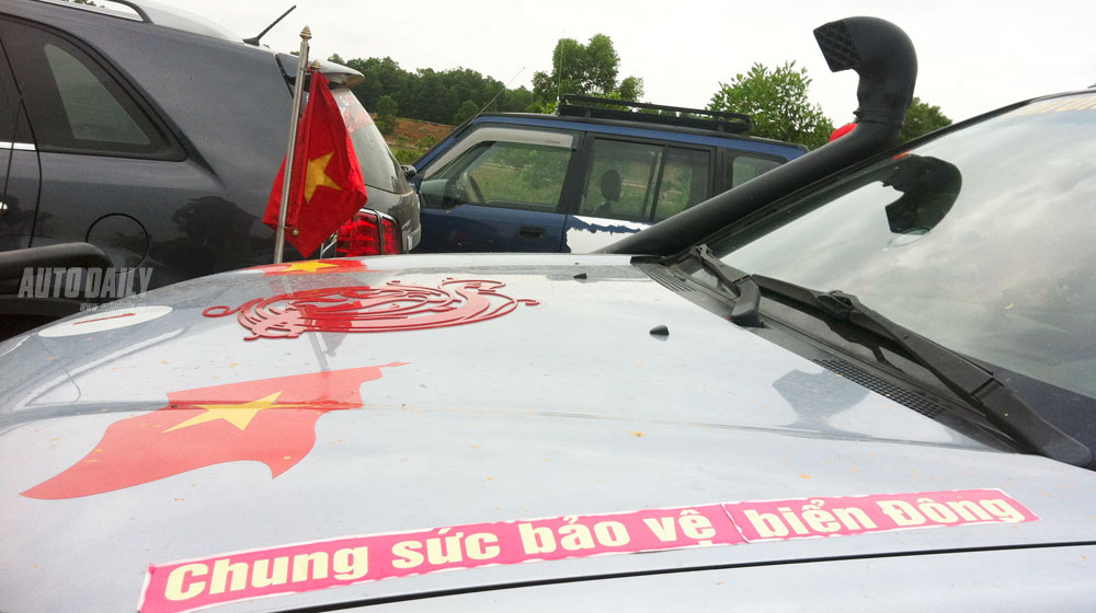 Các tay đua VOC 2014 hướng về biển Đông voc-2014-huong-ve-bien-dong (9).jpg