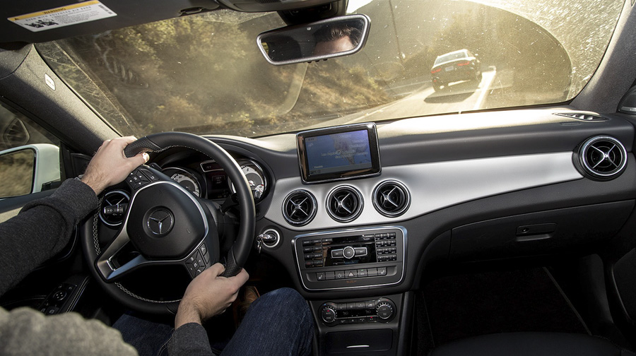 Chọn xe sang Audi A3 2015 hay Mercedes-Benz CLA250 2014_mercedes-benz_cla-class_fint_ct_311143_1600.jpg