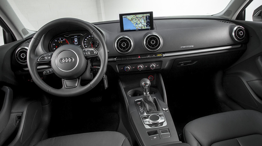 Chọn xe sang Audi A3 2015 hay Mercedes-Benz CLA250 2015_audi_a3_fint_ct_305141_1600.jpg