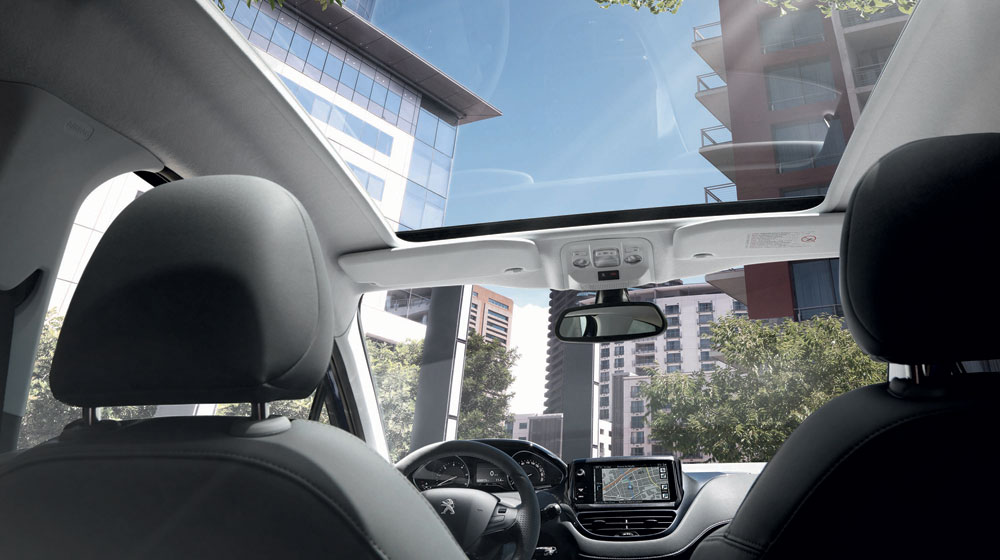 Trường Hải công bố giá Peugeot 208 và 508 208-cua-so-troi.jpg