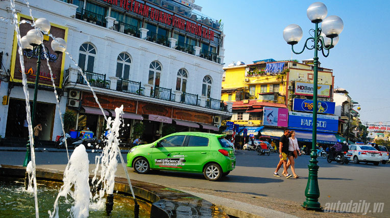 5 lí do nên chọn một chiếc xe hơi loại nhỏ Autodaily_Mirage-8.jpg