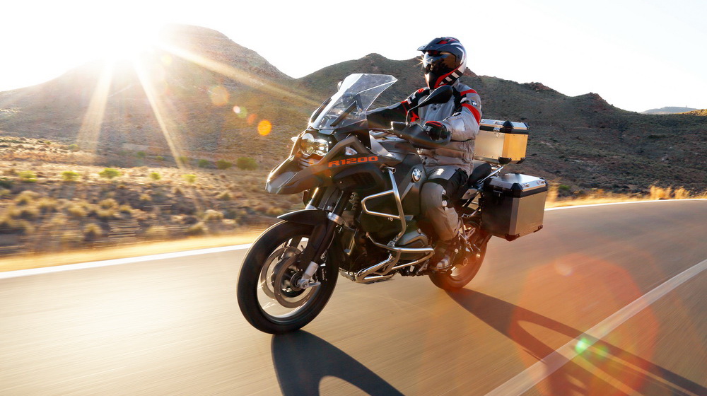 Triển lãm BMW World lần đầu được tổ chức tại Việt Nam BMW R 1200 GS Adventure.jpg
