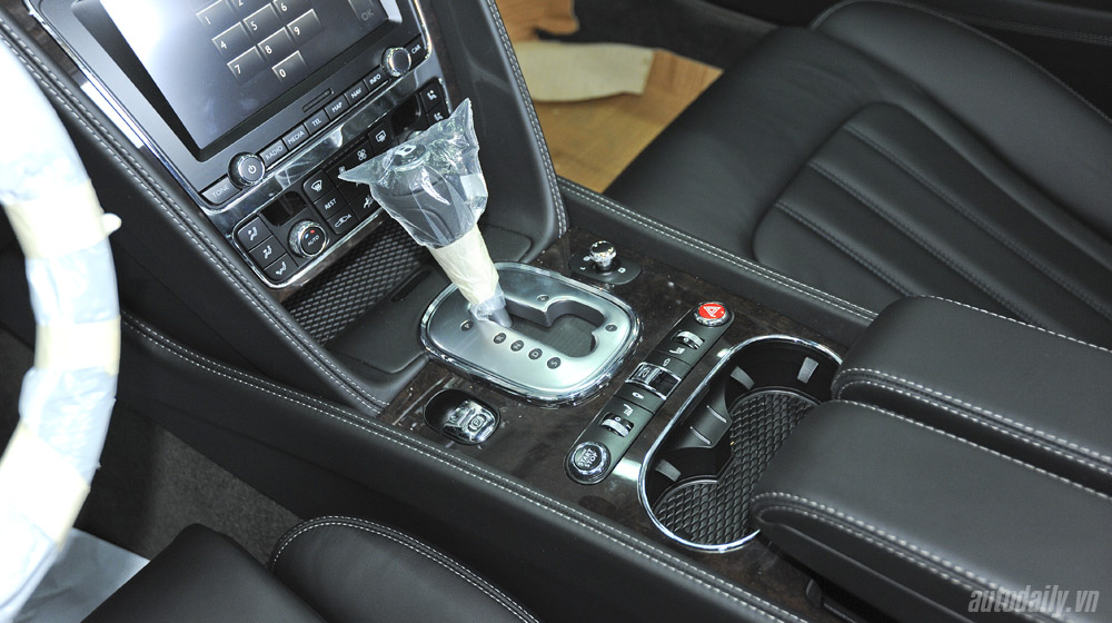 Bentley Continental GT Convertible chính hãng đầu tiên về Việt Nam Benltey-Continental-GT-Convertible-2013 (13).jpg