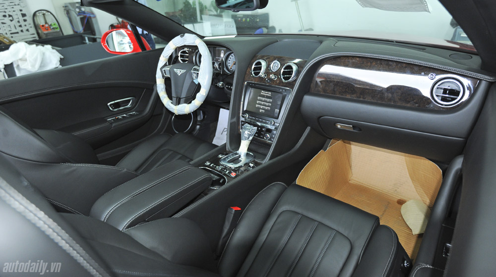 Bentley Continental GT Convertible chính hãng đầu tiên về Việt Nam Benltey-Continental-GT-Convertible-2013 (15).jpg