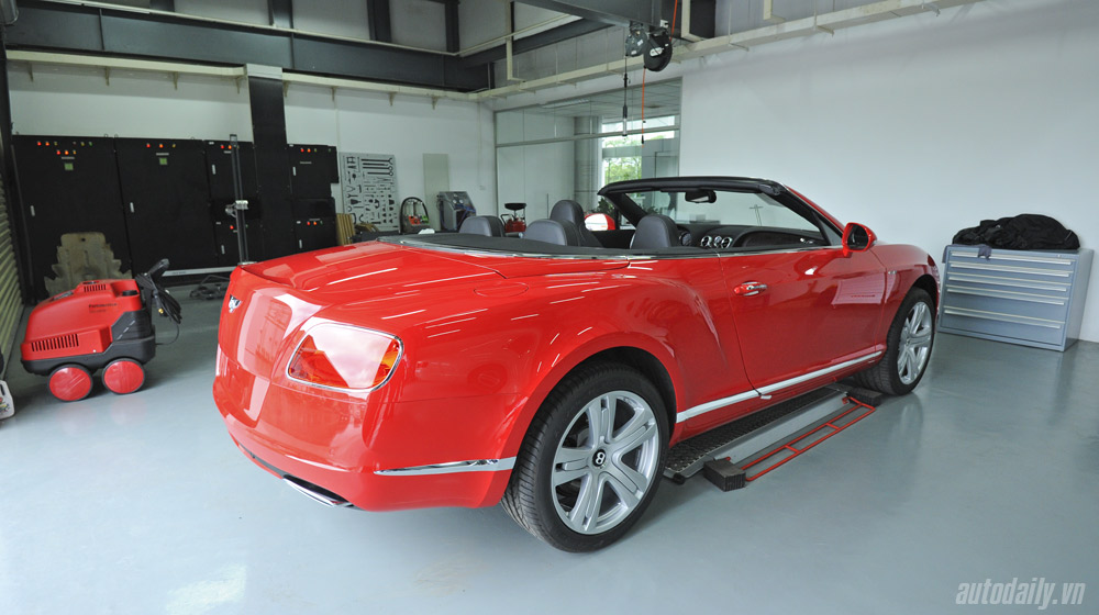 Bentley Continental GT Convertible chính hãng đầu tiên về Việt Nam Benltey-Continental-GT-Convertible-2013 (7).jpg
