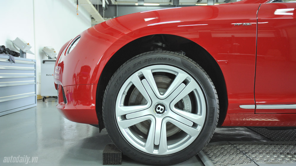 Bentley Continental GT Convertible chính hãng đầu tiên về Việt Nam Benltey-Continental-GT-Convertible-2013 (8).jpg