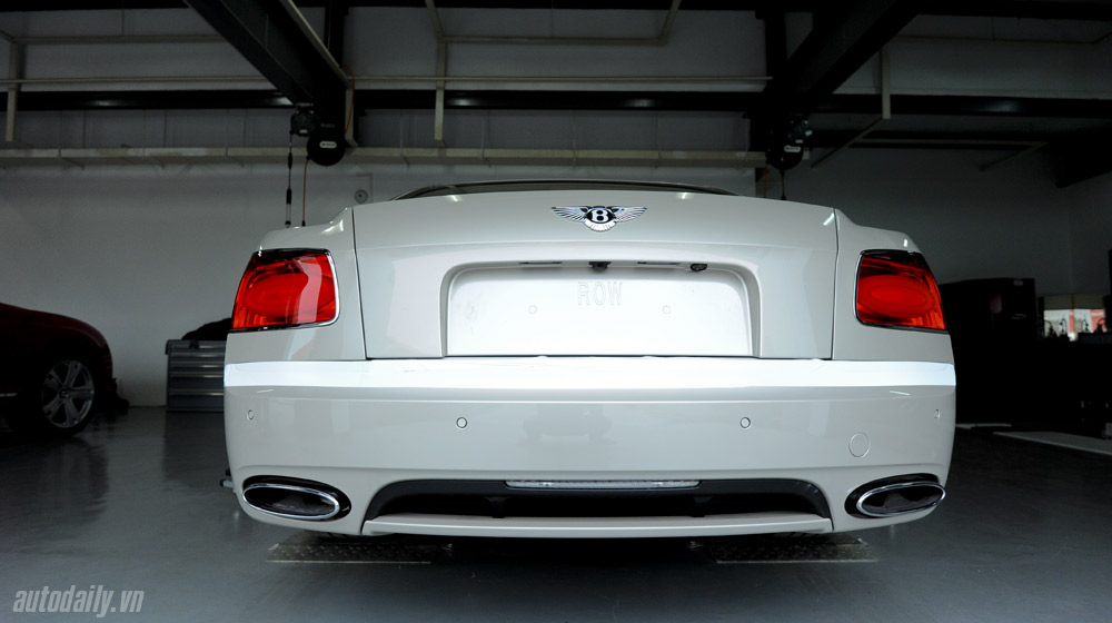 Xem kỹ Bentley Flying Spur 2014 chính hãng đầu tiên tại Việt Nam Bentley-Flying-Spur-2014 (15).jpg