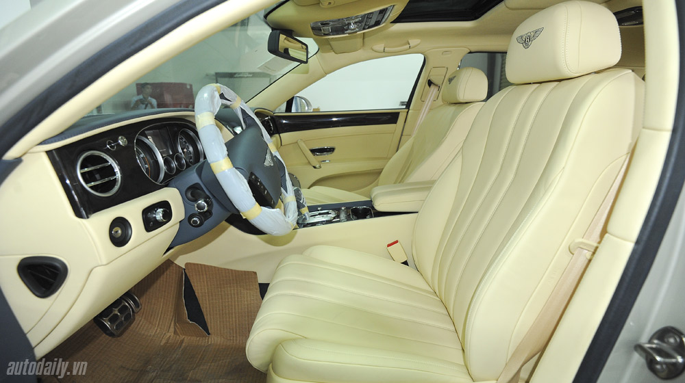Xem kỹ Bentley Flying Spur 2014 chính hãng đầu tiên tại Việt Nam Bentley-Flying-Spur-2014 (9).jpg