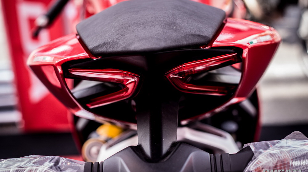 Ngắm chi tiết Ducati 899 Panigale vừa ra mắt tại Việt Nam Ducati 899 Panigale (17).jpg