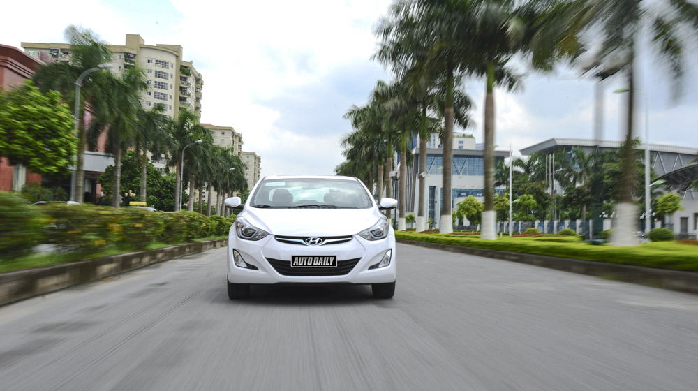 Cảm nhận Hyundai Elantra 2014 Hyundai-Elantra (18).jpg