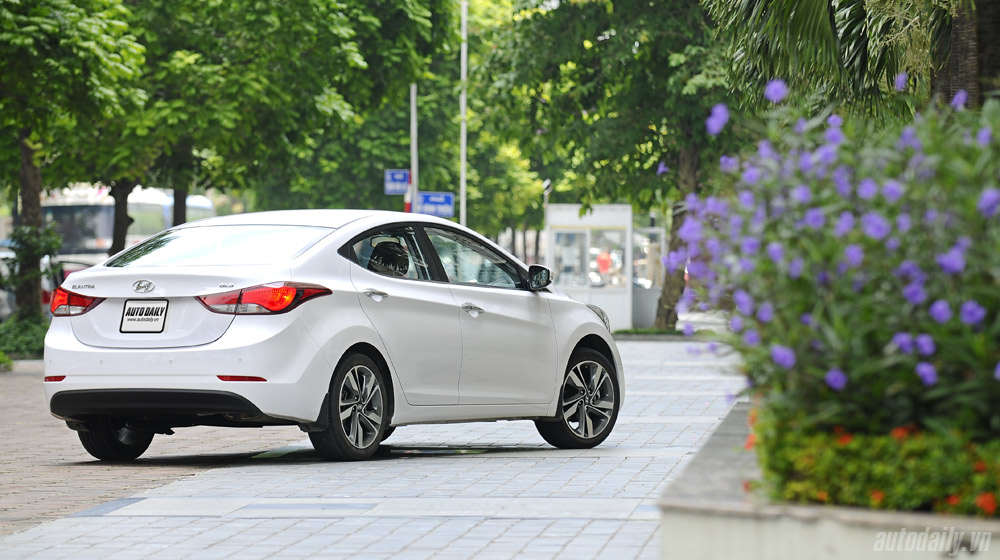 Cảm nhận Hyundai Elantra 2014 Hyundai-Elantra (3).jpg