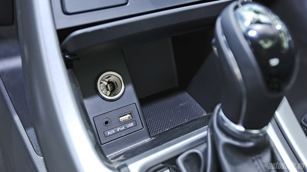 Những tiện nghi trên Hyundai Santa Fe 2014, giá bán 1,431 tỷ đồng Hyundai-Santafe-2014 (31).jpg