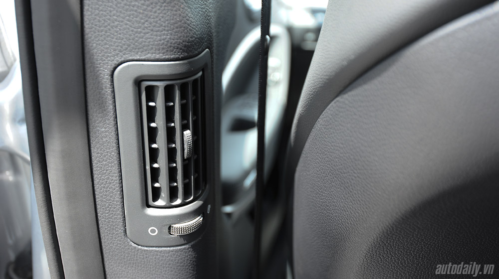 Những tiện nghi trên Hyundai Santa Fe 2014, giá bán 1,431 tỷ đồng Hyundai-Santafe-2014 (55).jpg