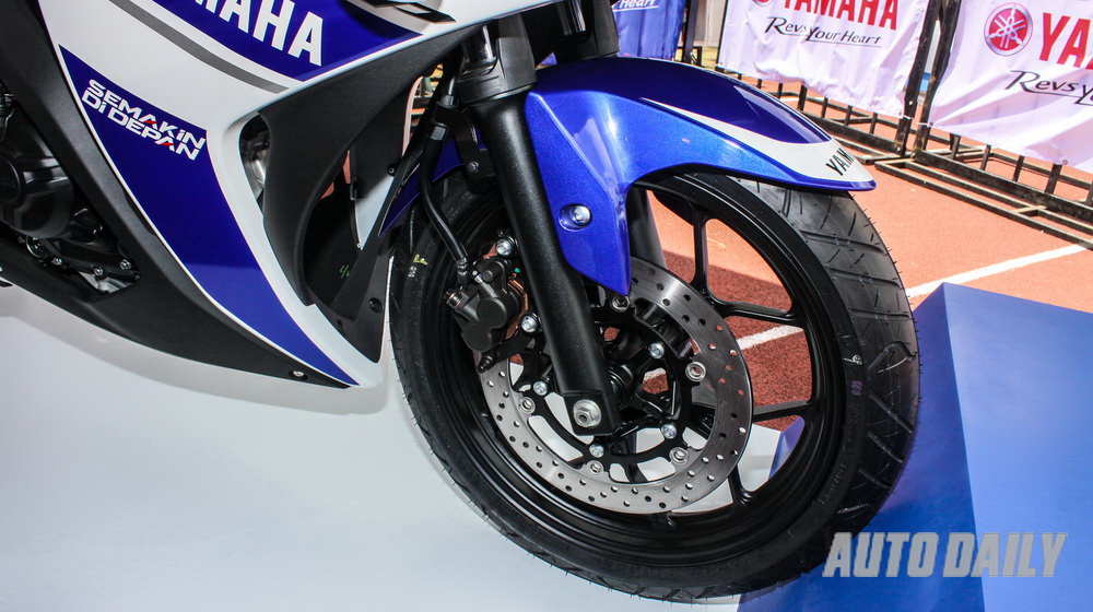 Cận cảnh Yamaha R25 vừa có mặt tại Việt Nam IMG_6930_resize.jpg