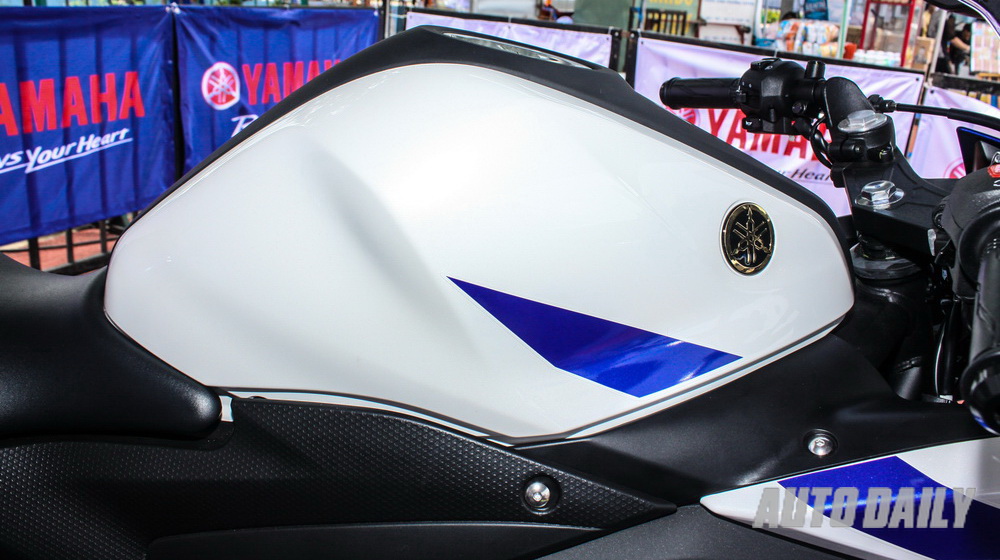 Cận cảnh Yamaha R25 vừa có mặt tại Việt Nam IMG_6958_resize.jpg