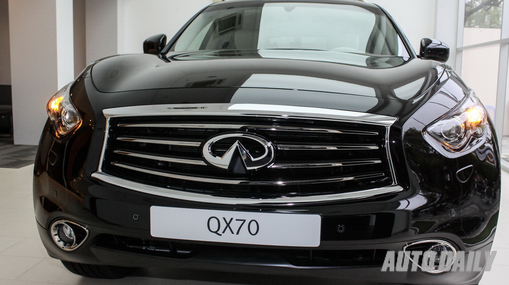Cận cảnh Infiniti QX70 giá 3,1 tỷ đồng tại Việt Nam Infiniti QX70 (17).jpg