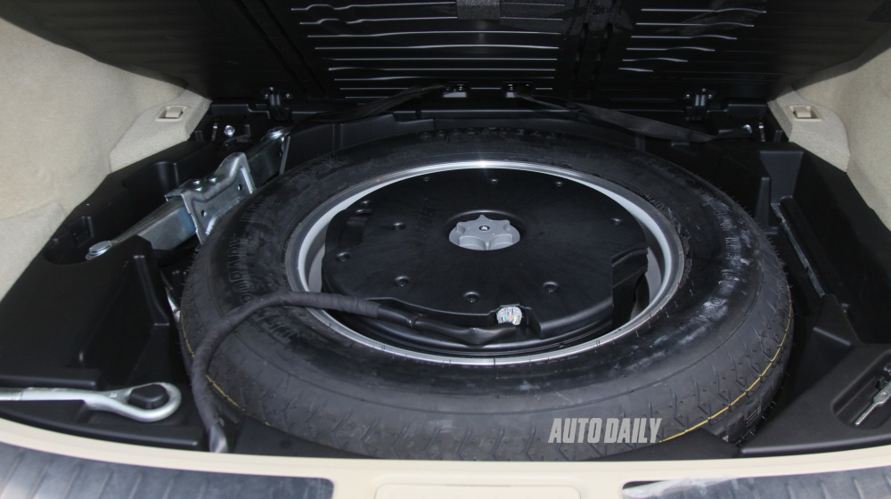 Cận cảnh Infiniti QX70 giá 3,1 tỷ đồng tại Việt Nam Infiniti QX70 (31).jpg