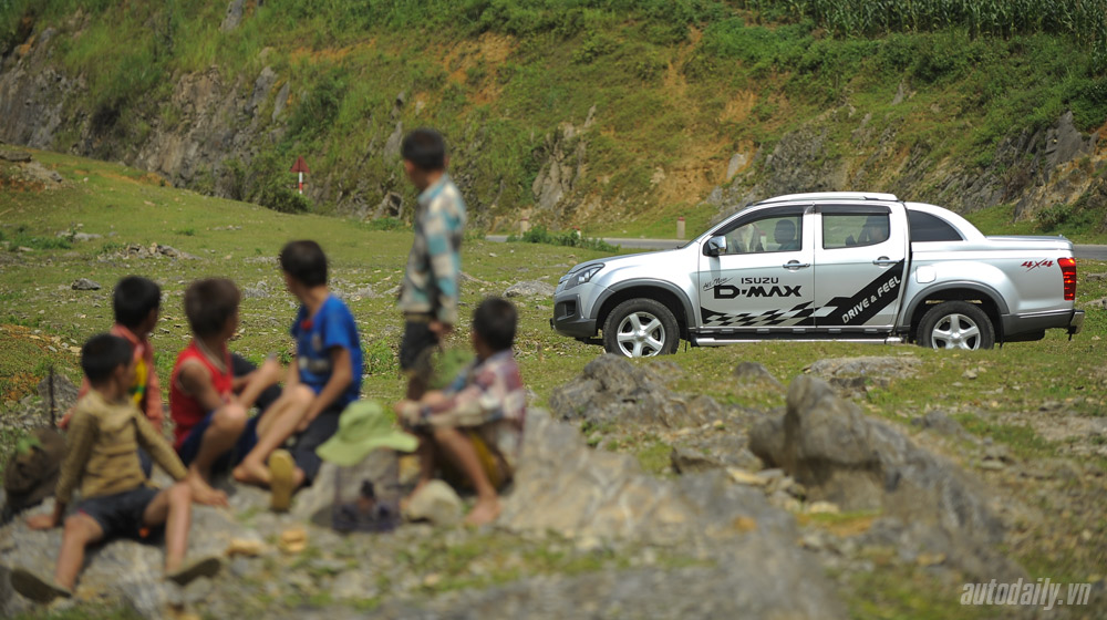 Bán tải Isuzu D-MAX chinh phục cao nguyên Mộc Châu Isuzu-dmax-2013