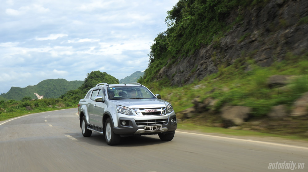 Bán tải Isuzu D-MAX chinh phục cao nguyên Mộc Châu Isuzu-dmax-2013