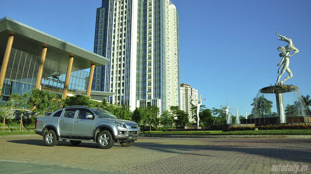 Bán tải Isuzu D-MAX chinh phục cao nguyên Mộc Châu Isuzu-dmax-2013