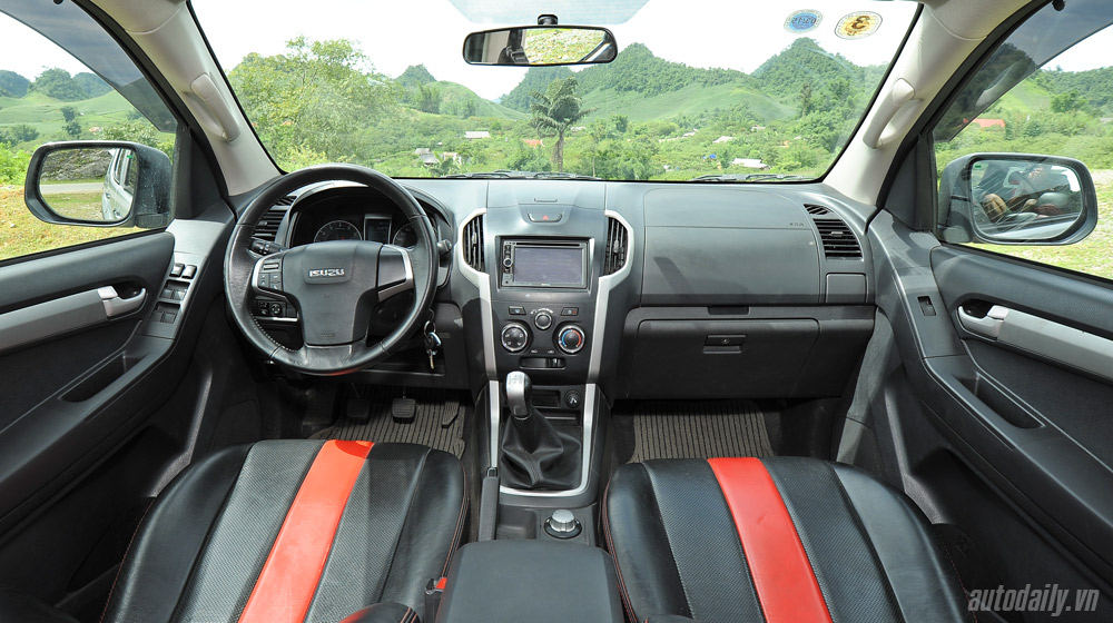 Bán tải Isuzu D-MAX chinh phục cao nguyên Mộc Châu Isuzu-dmax-2013