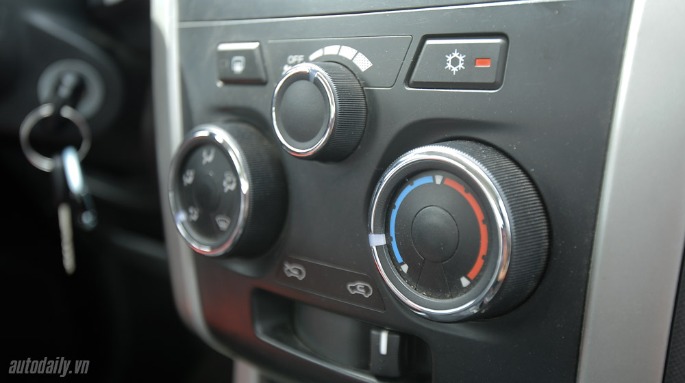 Bán tải Isuzu D-MAX chinh phục cao nguyên Mộc Châu Isuzu-dmax-2013