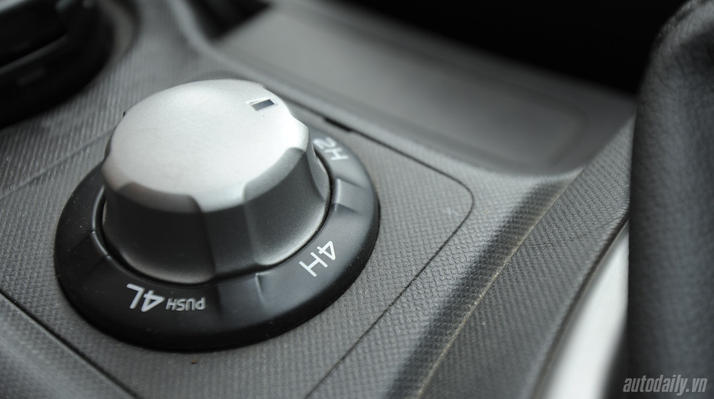 Bán tải Isuzu D-MAX chinh phục cao nguyên Mộc Châu Isuzu-dmax-2013