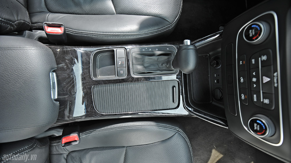 KIA New Sorento – “Yêu” từ lần đầu gặp gỡ Kia-Sorento-2014 (67).jpg